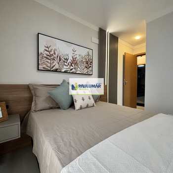Apartamento em Praia Grande, bairro Boqueirão