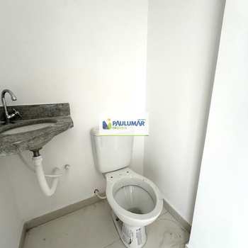 Apartamento em Praia Grande, bairro Guilhermina