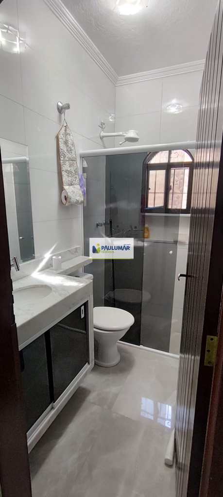 Casa em Mongaguá, no bairro Itaóca