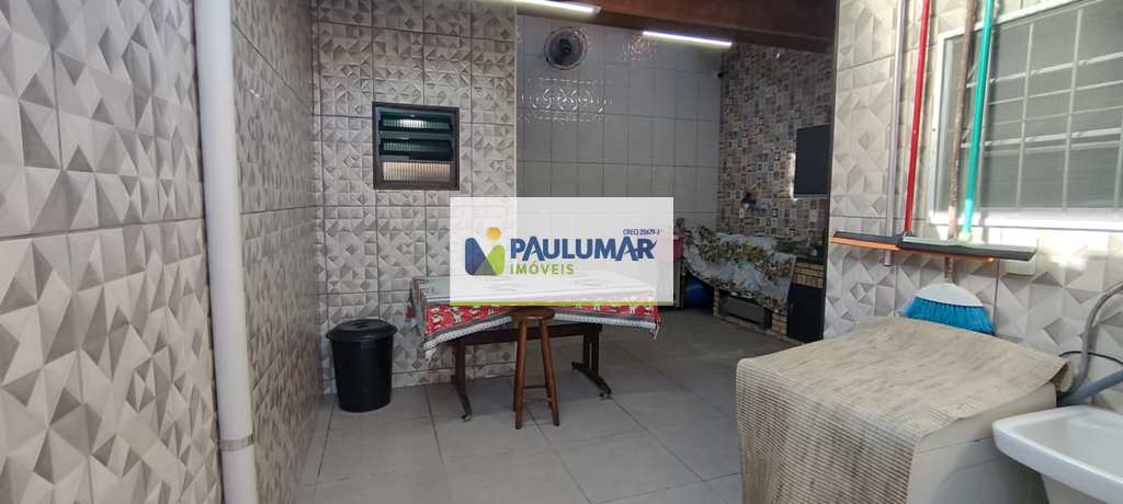 Casa em Mongaguá, no bairro Itaóca