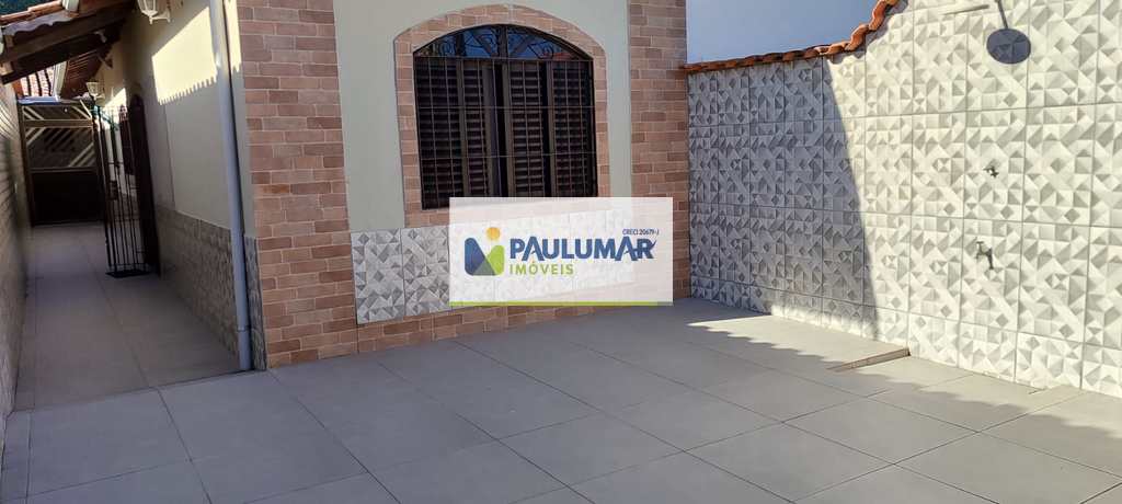 Casa em Mongaguá, no bairro Itaóca