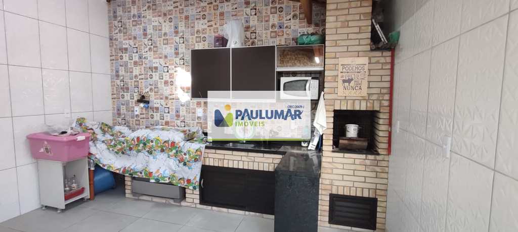 Casa em Mongaguá, no bairro Itaóca