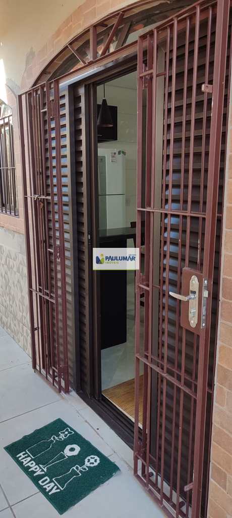 Casa em Mongaguá, no bairro Itaóca