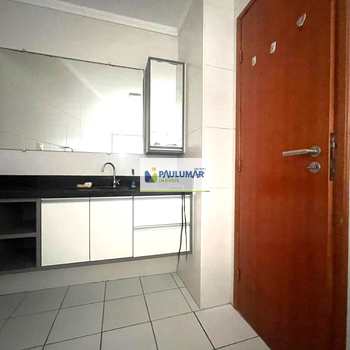 Apartamento em Praia Grande, bairro Guilhermina