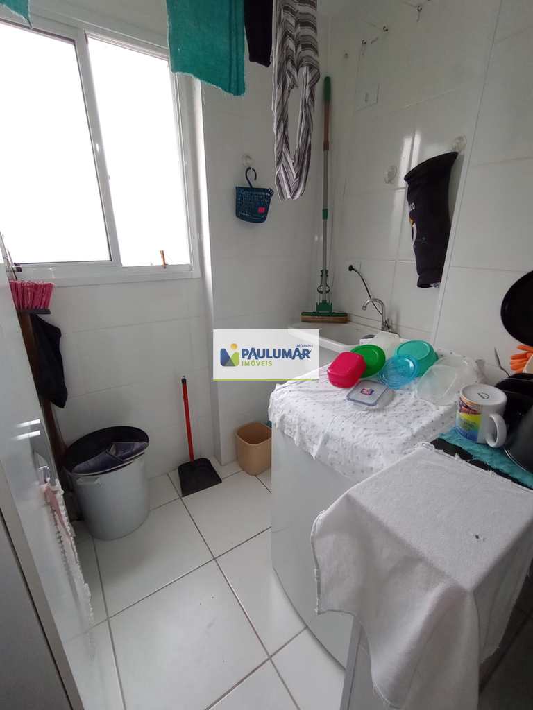 Apartamento em Mongaguá, no bairro Centro