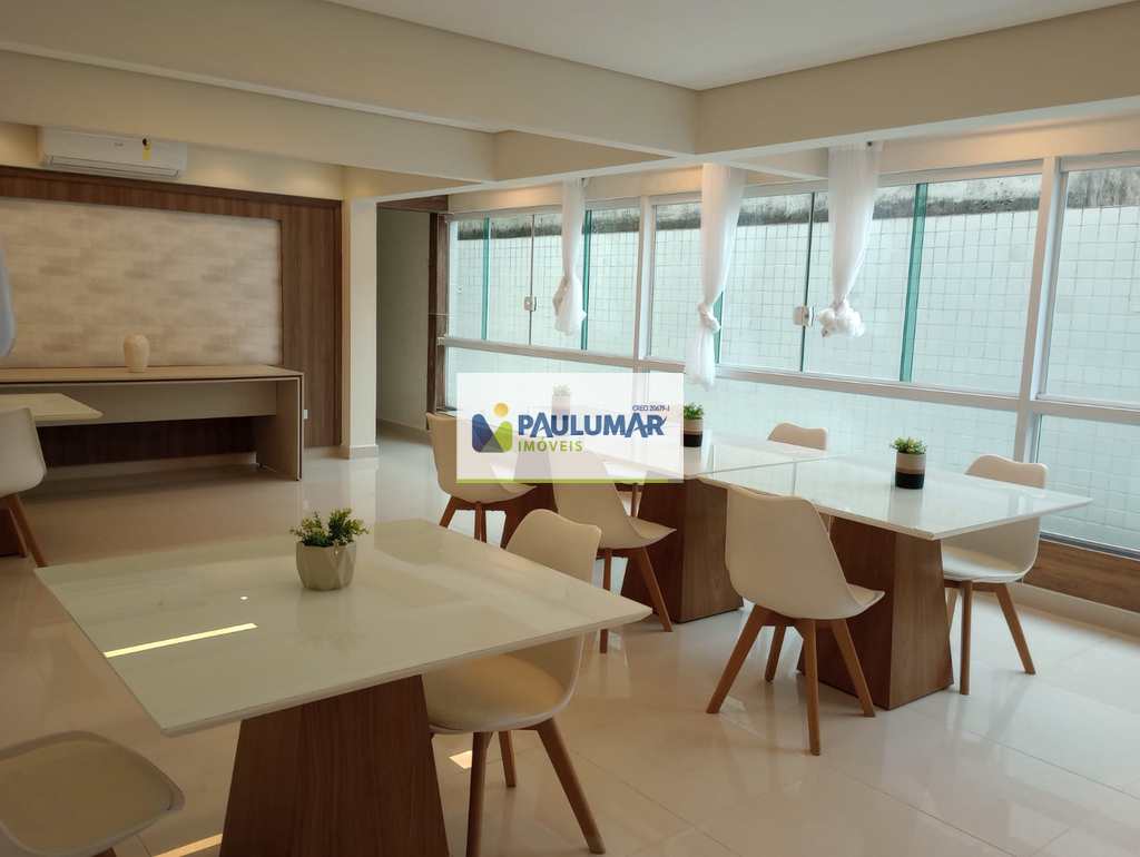 Apartamento em Mongaguá, no bairro Centro