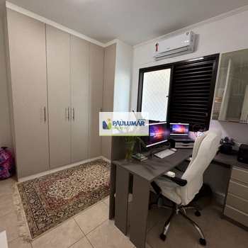 Apartamento em Mongaguá, bairro Centro