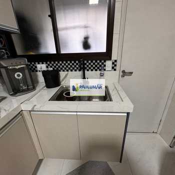 Apartamento em Mongaguá, bairro Centro