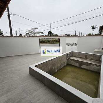 Casa em Itanhaém, bairro Loty
