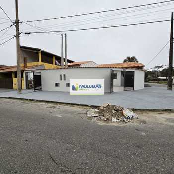 Casa em Itanhaém, bairro Loty
