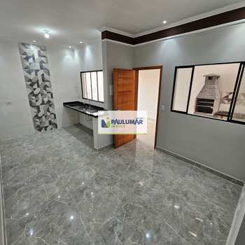 Casa em Itanhaém, bairro Loty