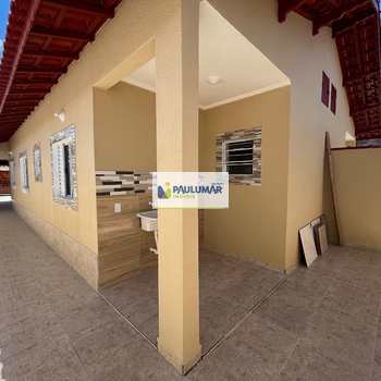 Casa em Itanhaém, bairro Loty