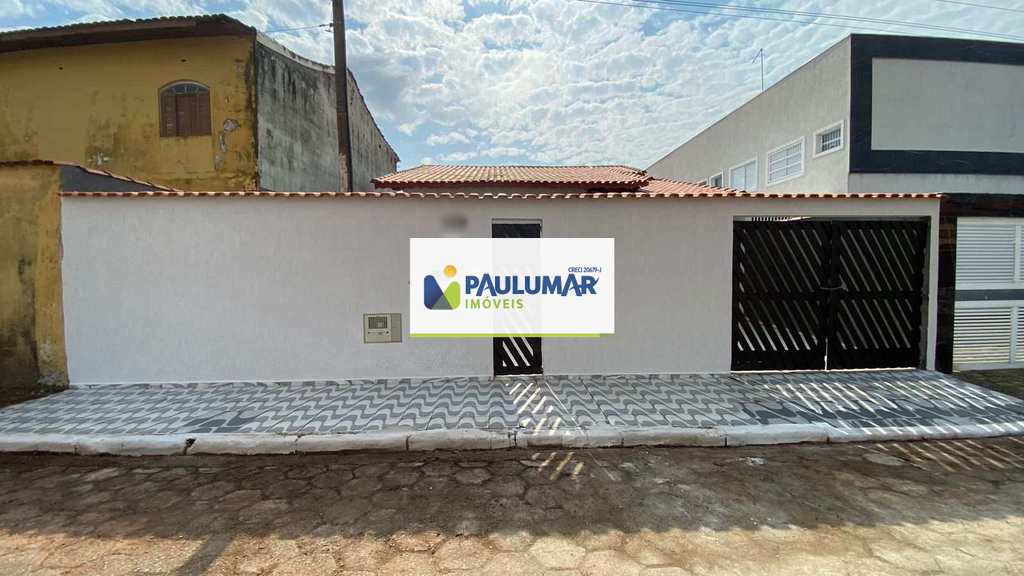 Casa em Mongaguá, no bairro Itaóca
