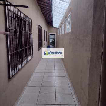 Casa em Praia Grande, bairro Solemar