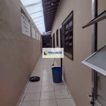 Casa em Praia Grande, bairro Solemar