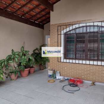 Casa em Praia Grande, bairro Solemar