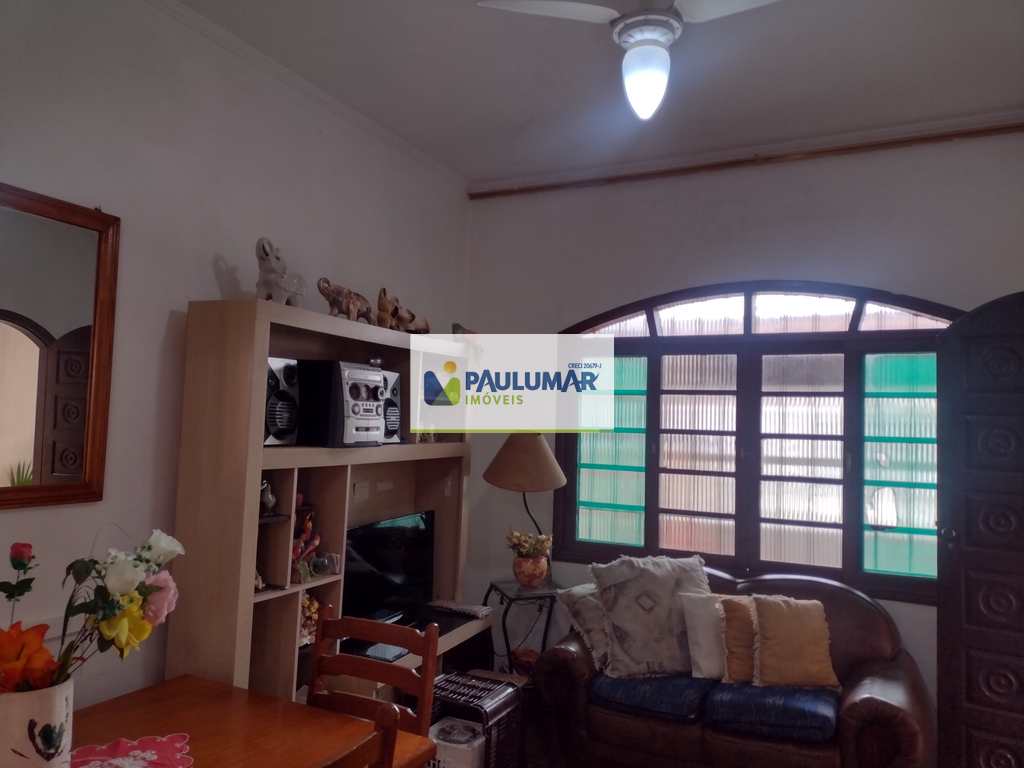 Casa em Praia Grande, no bairro Solemar