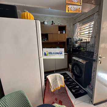 Apartamento em Mongaguá, bairro Centro