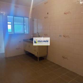 Apartamento em Mongaguá, bairro Centro