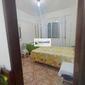 Apartamento em Mongaguá, bairro Centro