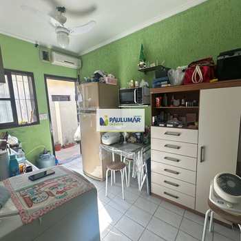 Kitnet em Praia Grande, bairro Solemar
