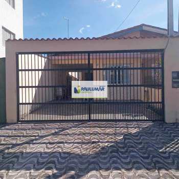 Casa em Praia Grande, bairro Solemar