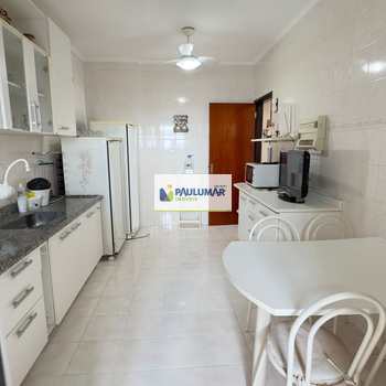 Apartamento em Mongaguá, bairro Centro