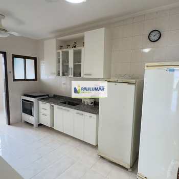 Apartamento em Mongaguá, bairro Centro