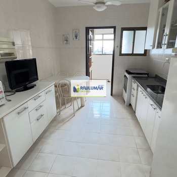 Apartamento em Mongaguá, bairro Centro