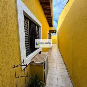Casa em Mongaguá, bairro Itaóca