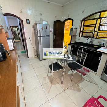 Casa em Mongaguá, bairro Itaóca