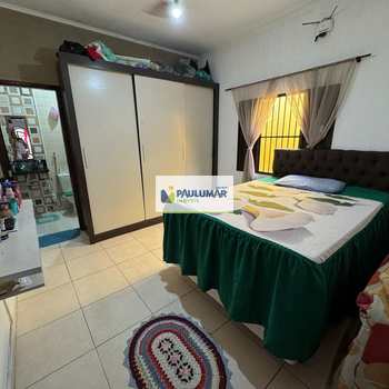 Casa em Mongaguá, bairro Itaóca