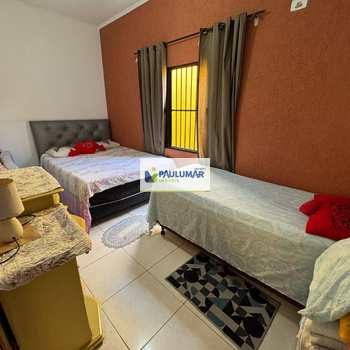 Casa em Mongaguá, bairro Itaóca