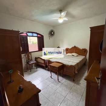Sobrado em Mongaguá, bairro Centro