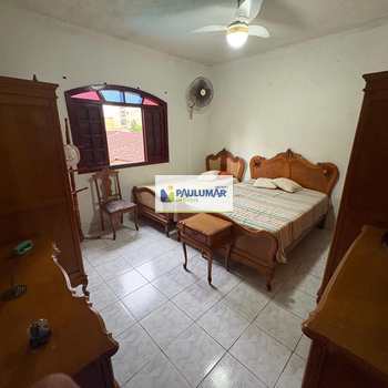 Sobrado em Mongaguá, bairro Centro