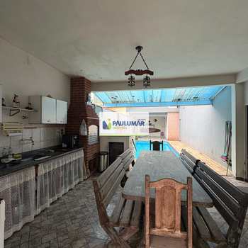 Sobrado em Mongaguá, bairro Centro