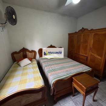 Sobrado em Mongaguá, bairro Centro