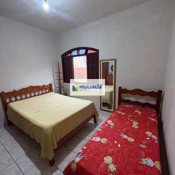 Sobrado em Mongaguá, bairro Centro