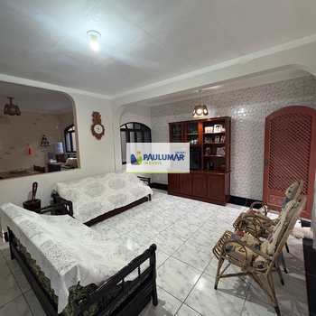 Sobrado em Mongaguá, bairro Centro