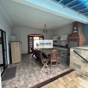 Sobrado em Mongaguá, bairro Centro