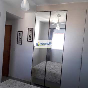 Apartamento em Mongaguá, bairro Centro