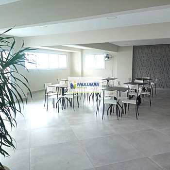 Apartamento em Mongaguá, bairro Centro