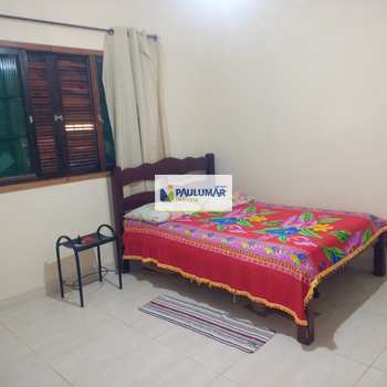Casa em Praia Grande, bairro Solemar