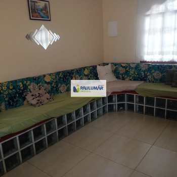 Casa em Praia Grande, bairro Solemar