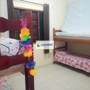 Casa em Praia Grande, bairro Solemar