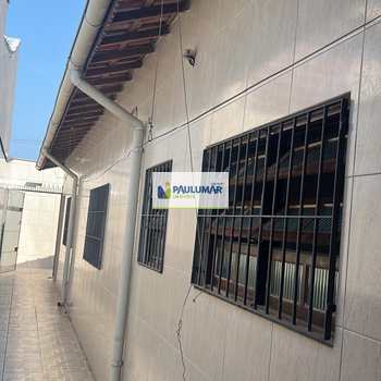 Casa em Praia Grande, bairro Melvi