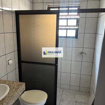 Casa em Praia Grande, bairro Melvi