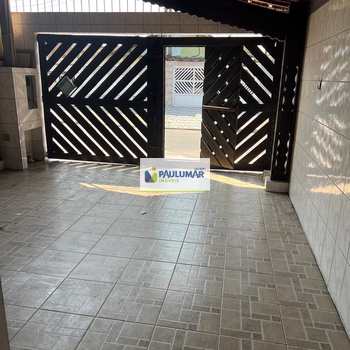 Casa em Praia Grande, bairro Melvi
