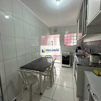 Apartamento em Praia Grande, bairro Maracanã