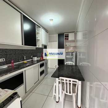 Apartamento em Praia Grande, bairro Maracanã